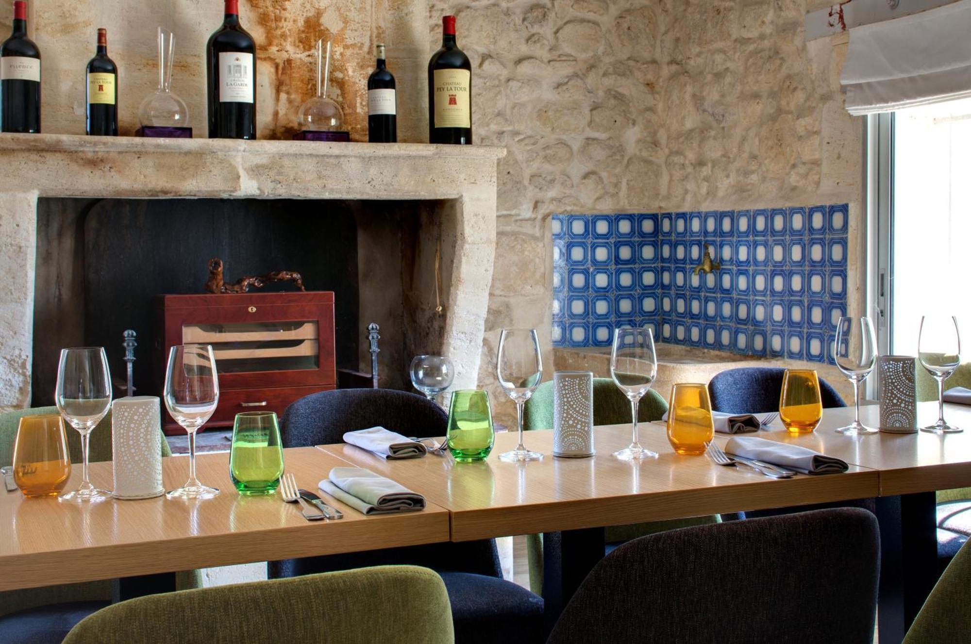 Pey La Tour - Logis Hotels & Restaurant Salleboeuf ภายนอก รูปภาพ