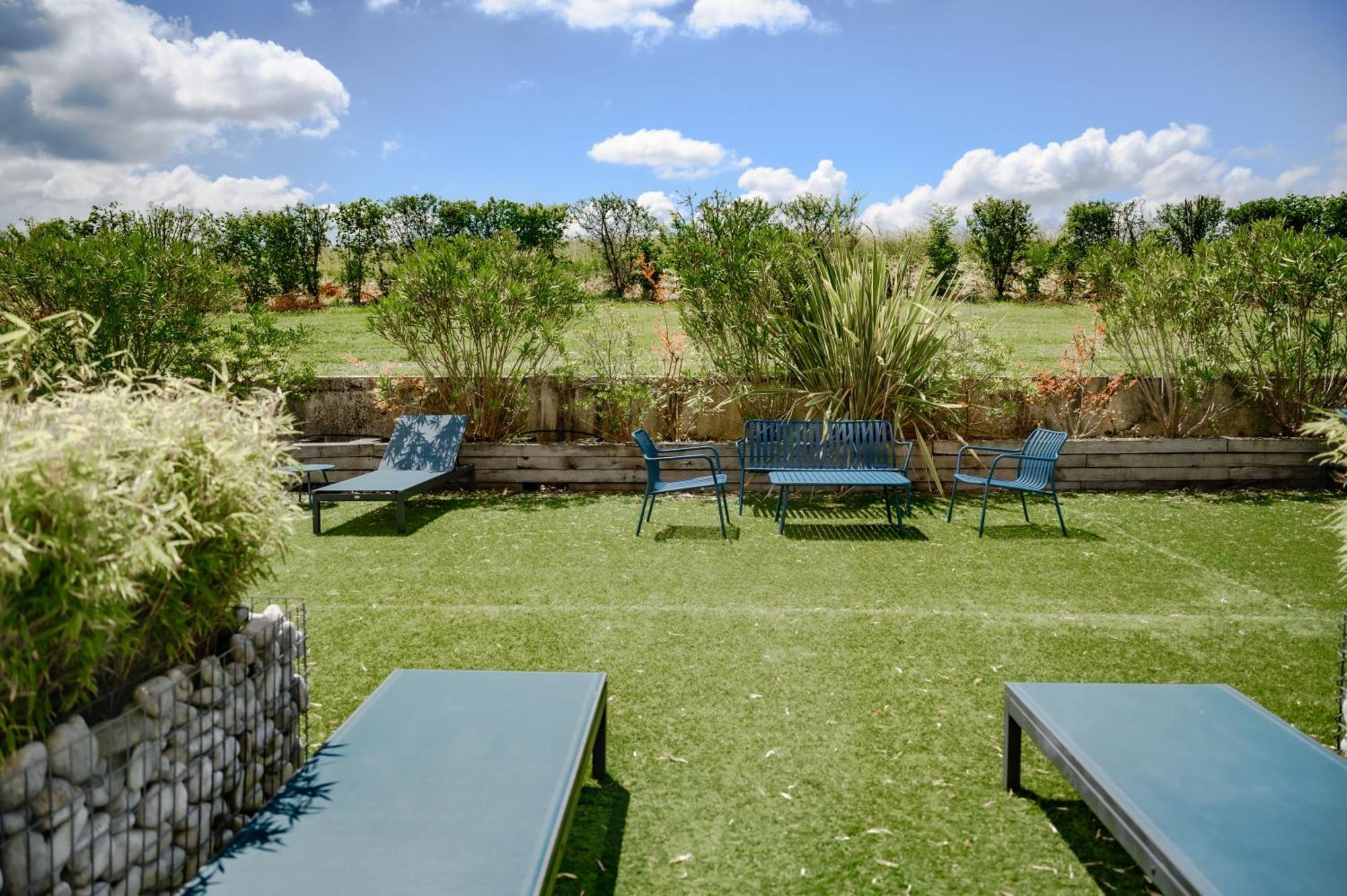 Pey La Tour - Logis Hotels & Restaurant Salleboeuf ภายนอก รูปภาพ