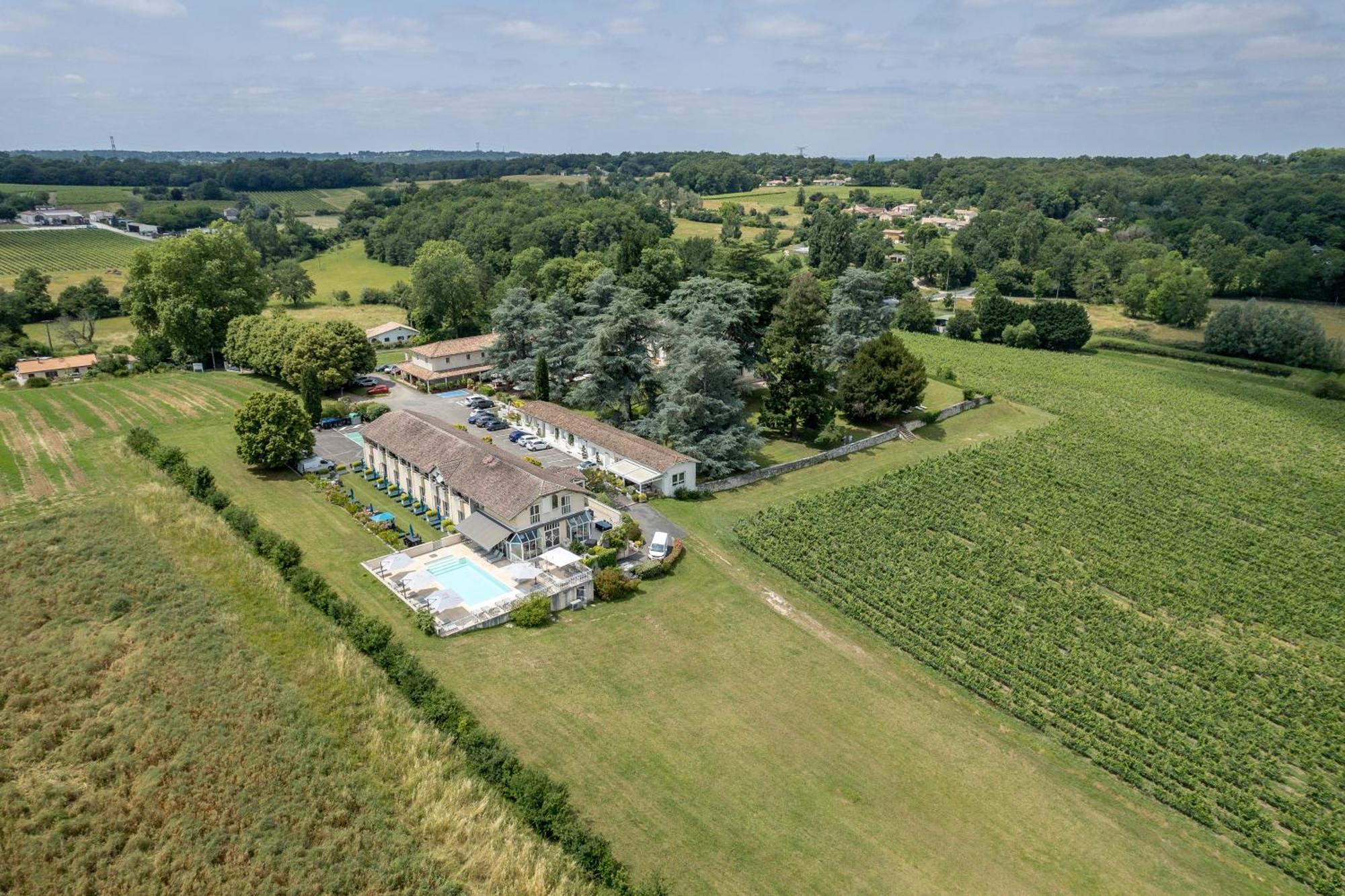 Pey La Tour - Logis Hotels & Restaurant Salleboeuf ภายนอก รูปภาพ