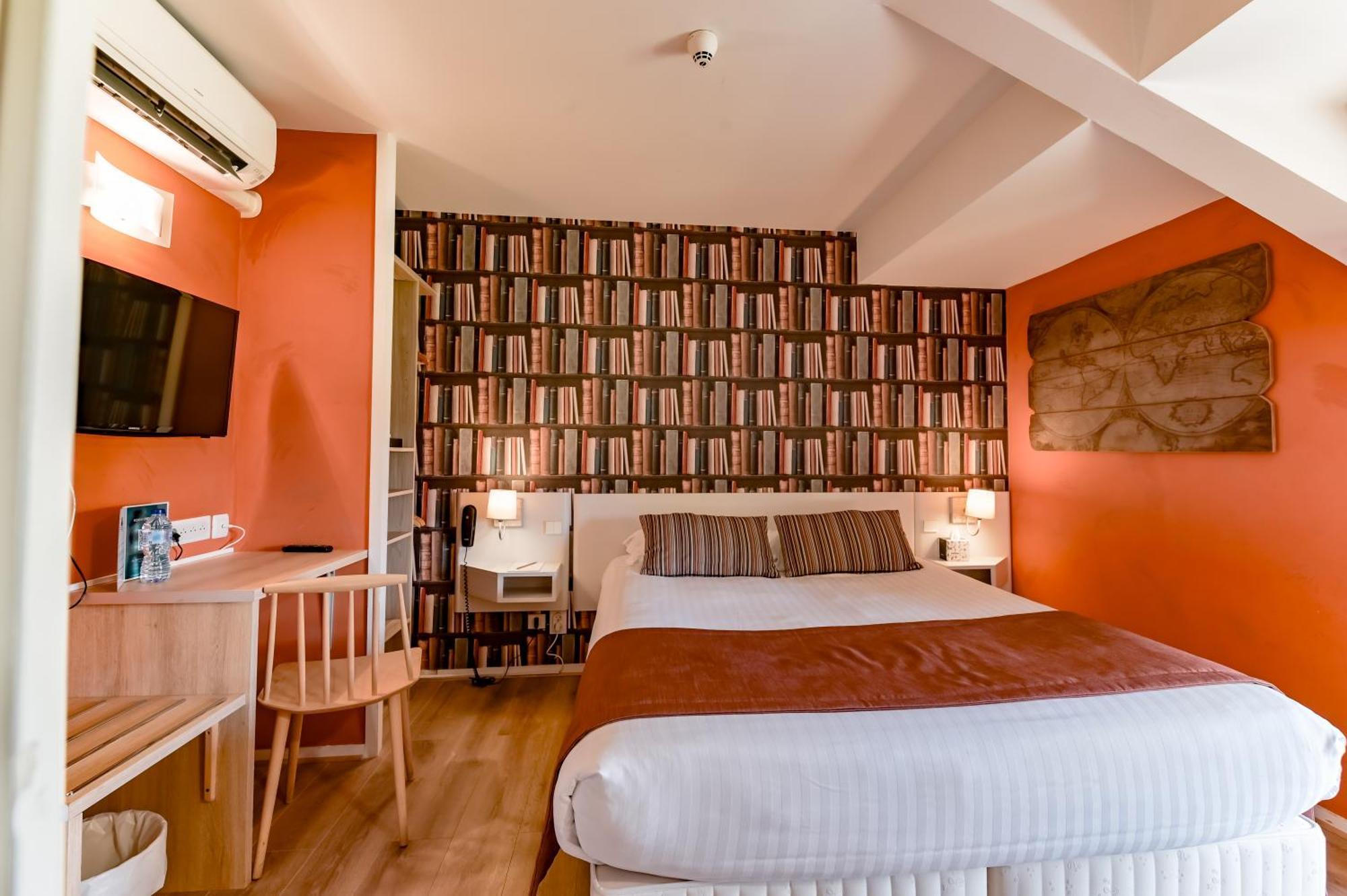Pey La Tour - Logis Hotels & Restaurant Salleboeuf ภายนอก รูปภาพ
