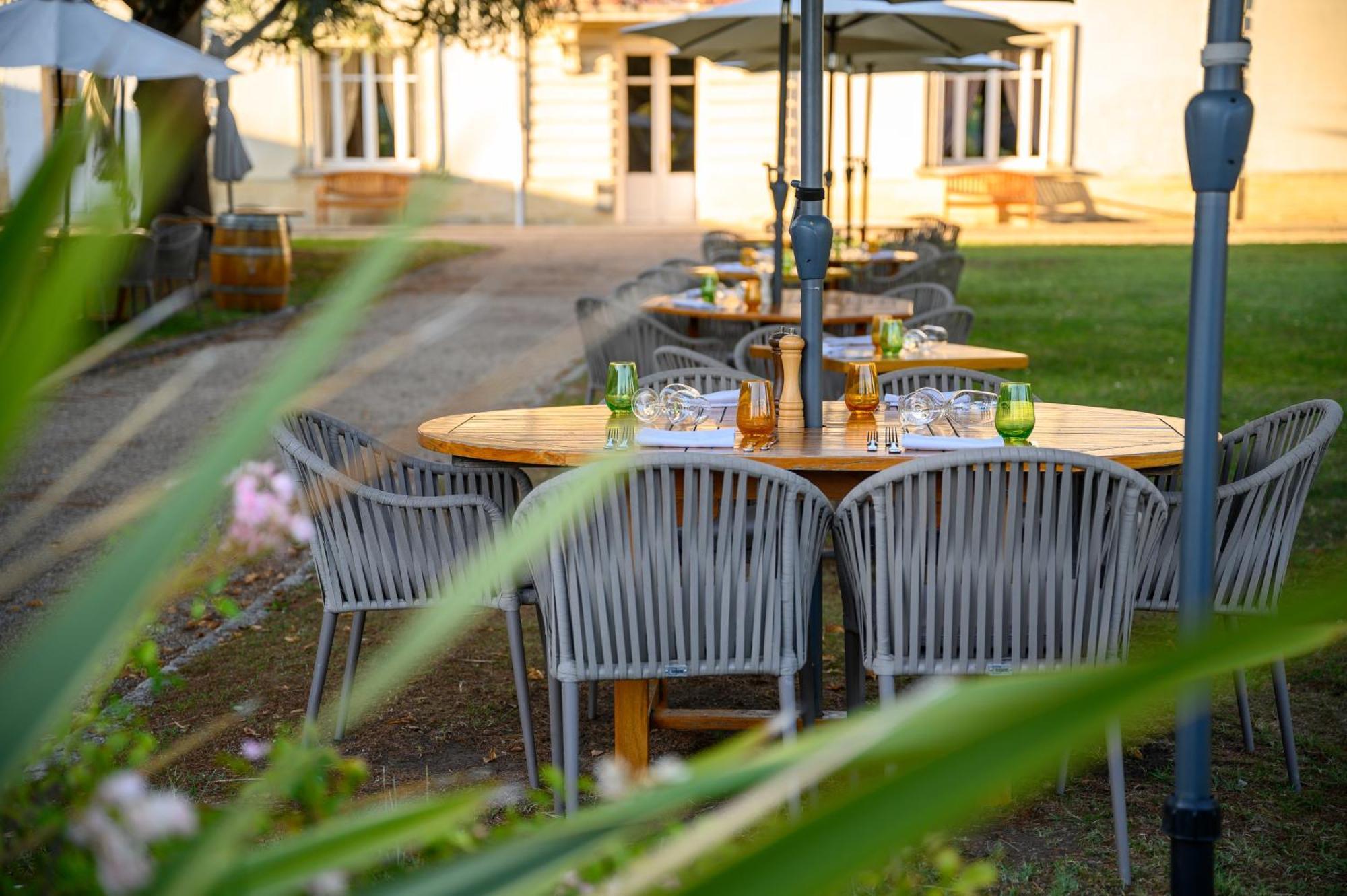 Pey La Tour - Logis Hotels & Restaurant Salleboeuf ภายนอก รูปภาพ