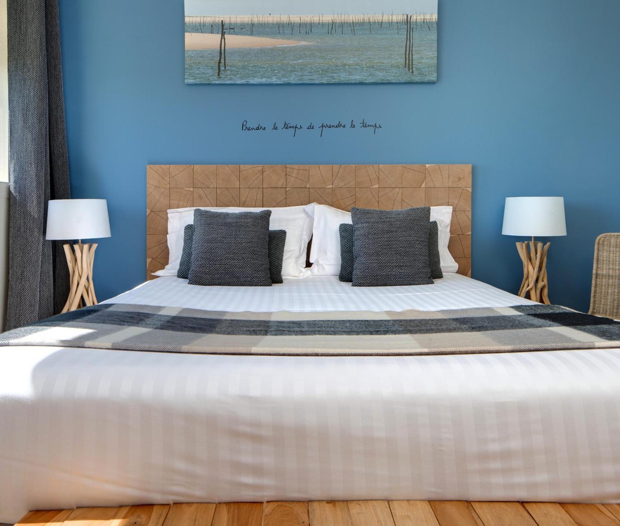 Pey La Tour - Logis Hotels & Restaurant Salleboeuf ภายนอก รูปภาพ