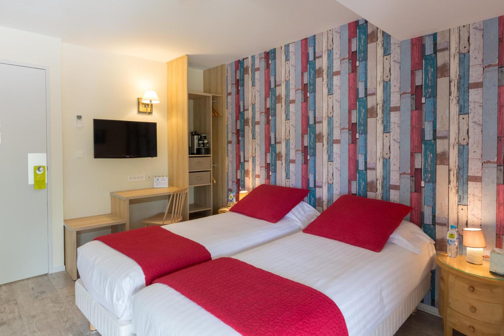 Pey La Tour - Logis Hotels & Restaurant Salleboeuf ห้อง รูปภาพ