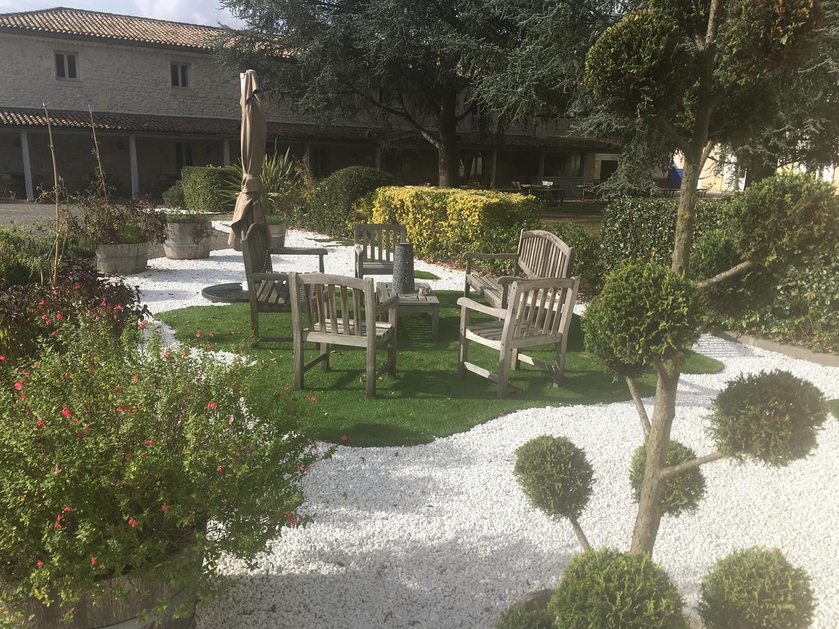 Pey La Tour - Logis Hotels & Restaurant Salleboeuf ภายนอก รูปภาพ